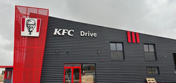 Signalétique KFC Perpignan Nord : Un projet signé l’Agence Plastimage